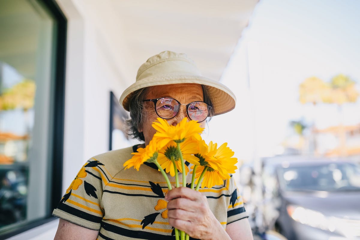 Good Things Happened in 2020: A Flower Truck, One Man’s Kindness and Many Happy Seniors